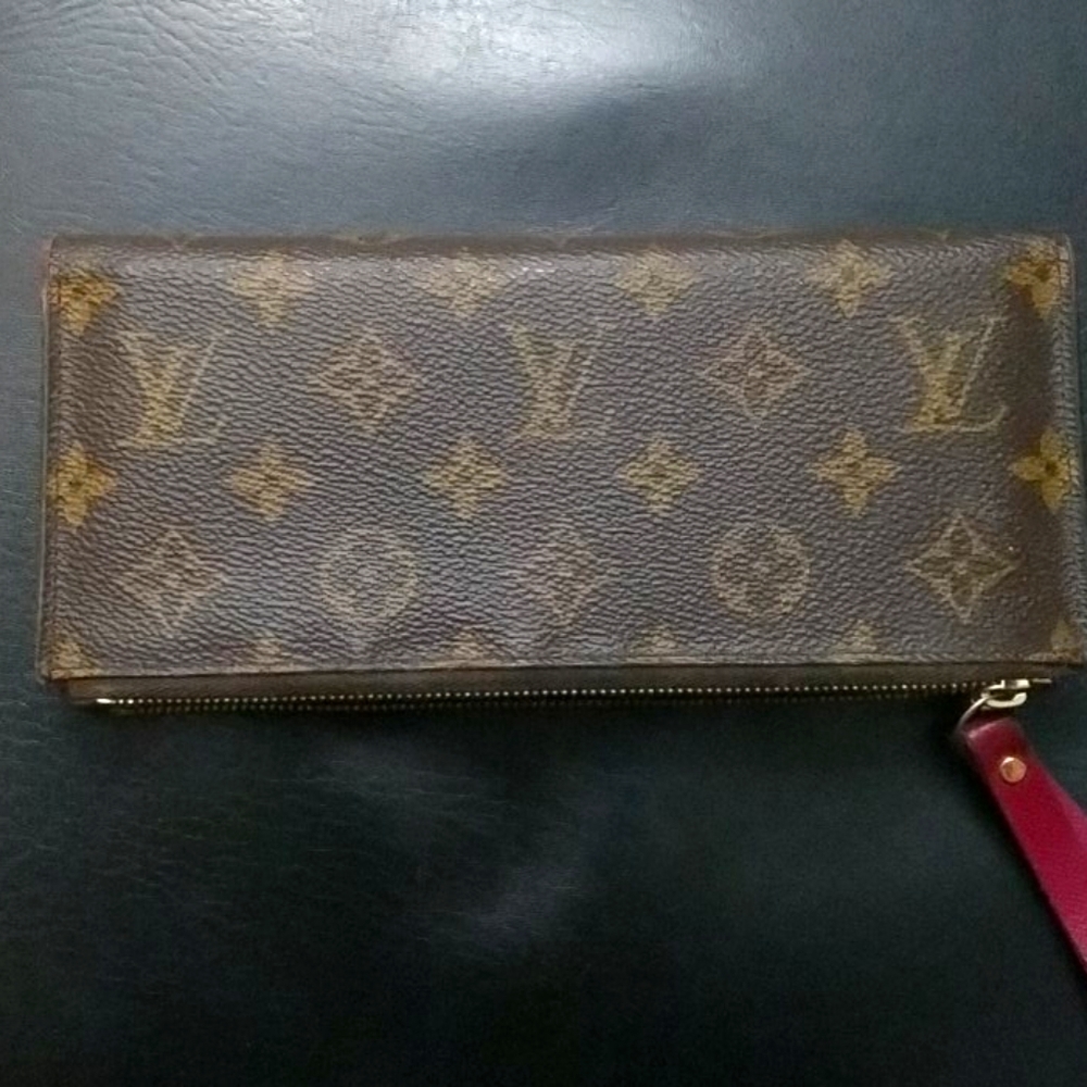 LV Wallet